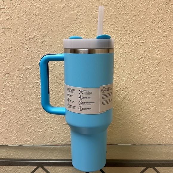 Stanley Pool Blue 40z - Picture 3 of 9